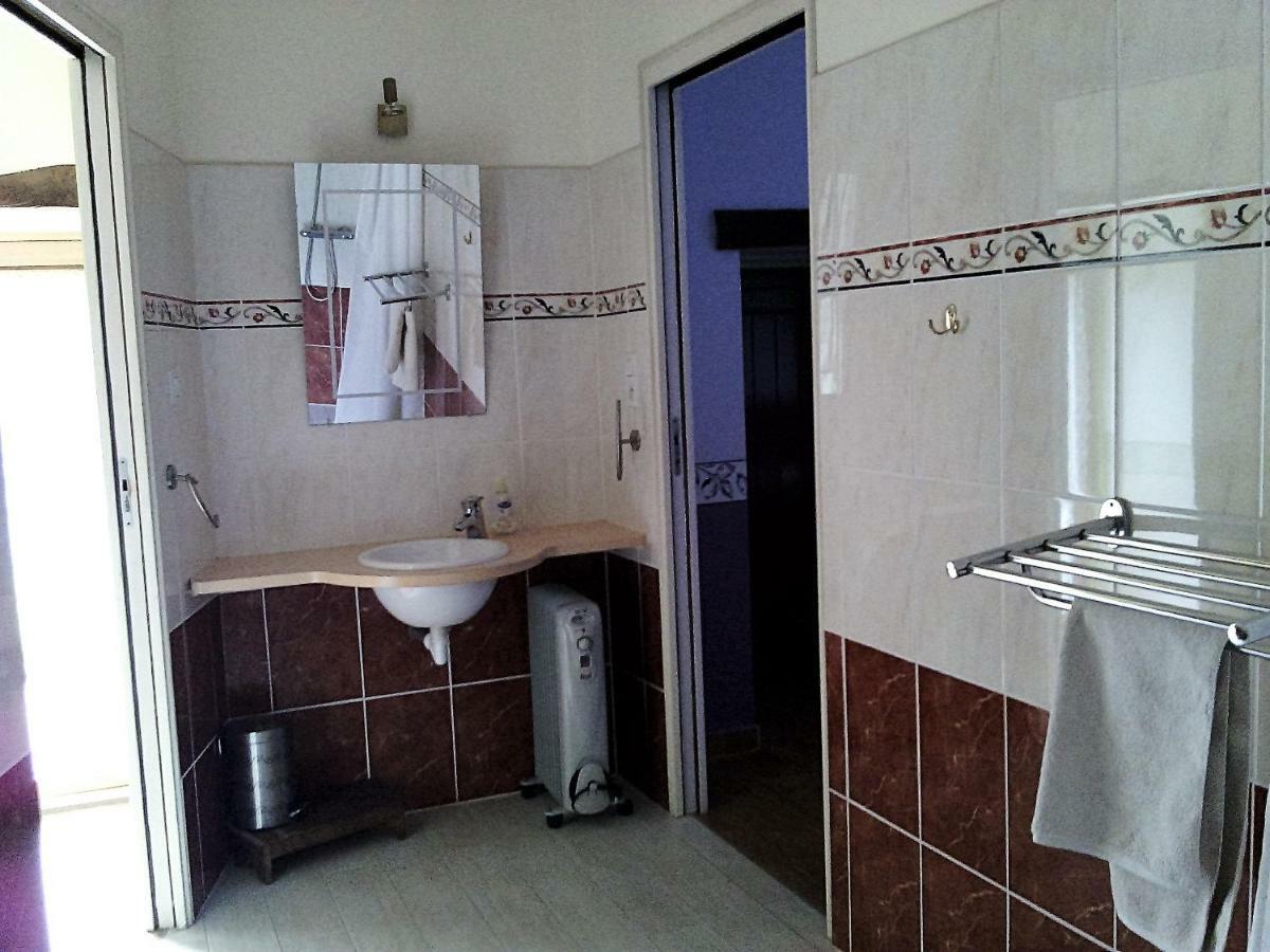 La Roche Panzió Saint-Etienne-en-Cogles Kültér fotó
