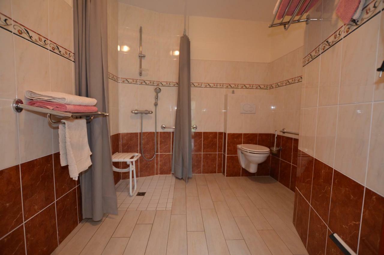 La Roche Panzió Saint-Etienne-en-Cogles Kültér fotó